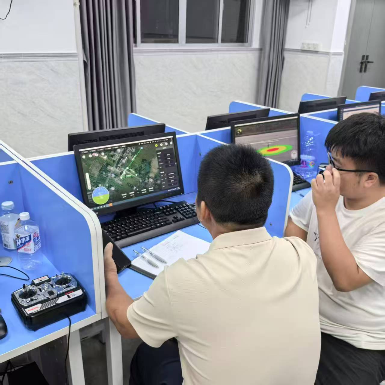 教员组织学员进行模拟考核